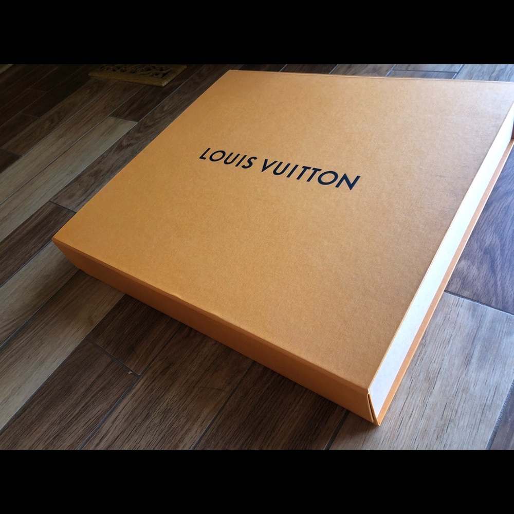Louis Vuitton gift box XL never full